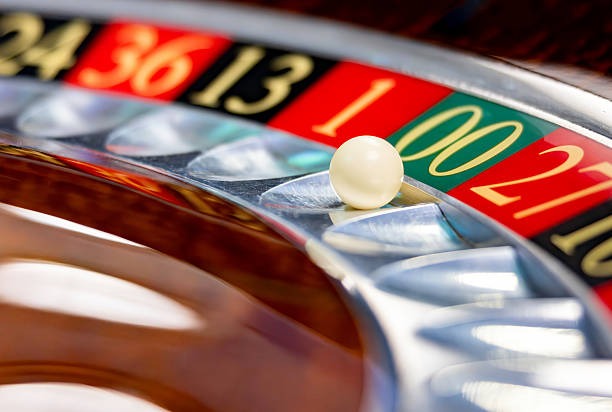 mpo200 Crash game interface showing live multiplier and cashout button